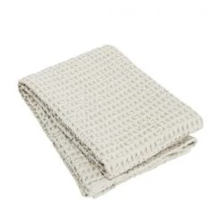 CARO Jumbo Waffle Bath Towel 28 X 55 The Clean Look Of All White