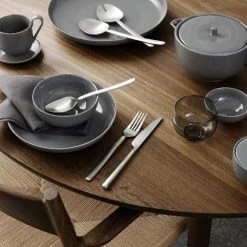 Porcelain Tea Pot - RO Dining Together